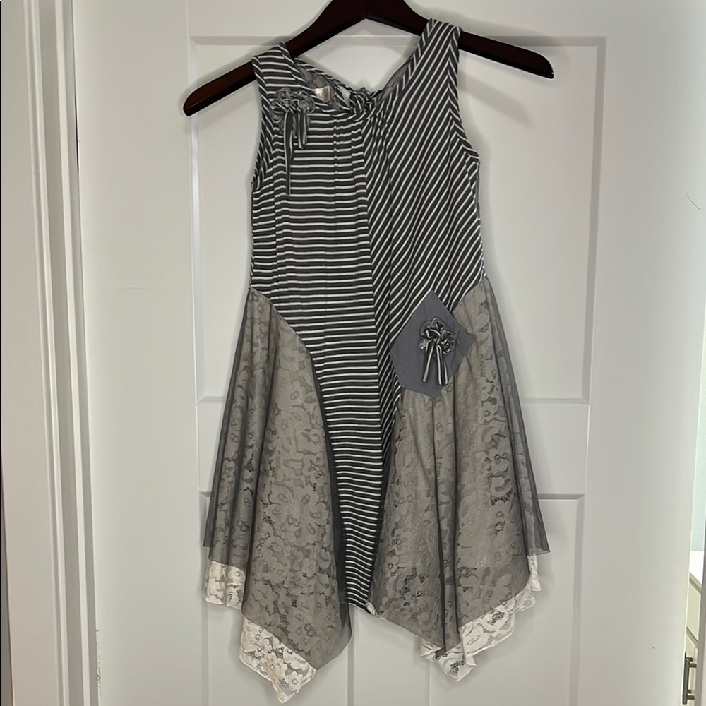 Isabella & Chloe Size 7 Dress